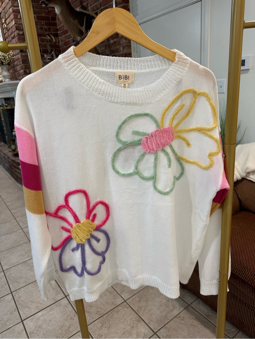 BIBI Women’s Medium Floral Appliqué Lightweight Sweater